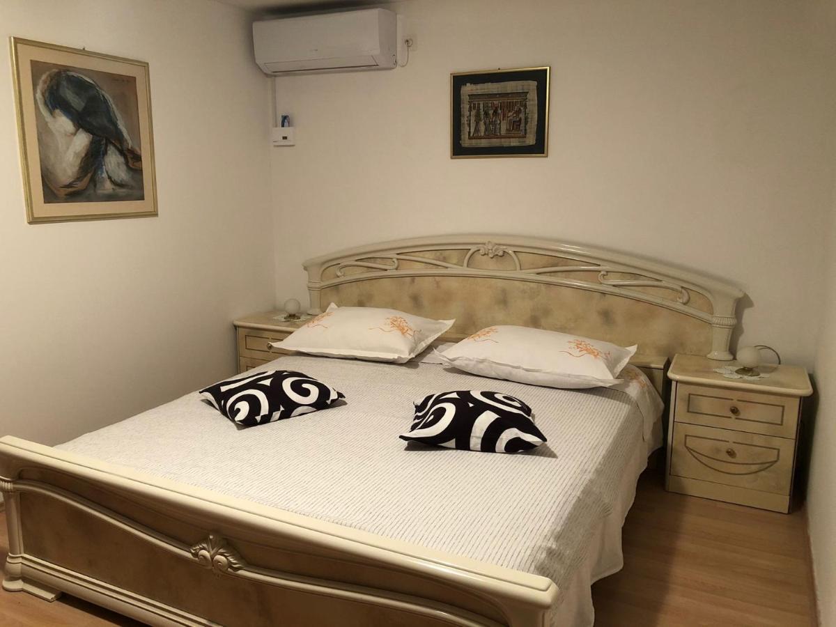 Apartment Danka Omiš Buitenkant foto
