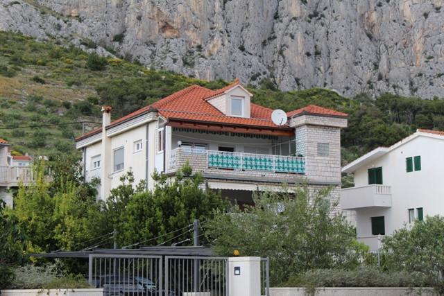 Apartment Danka Omiš Buitenkant foto