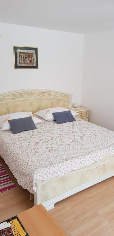 Apartment Danka Omiš Buitenkant foto